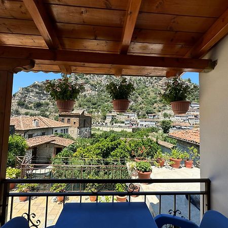 Meroli Guesthouse - Unesco Quarter Berat Kültér fotó