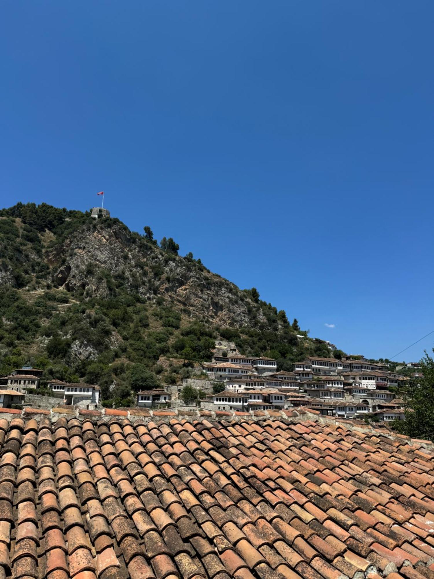 Meroli Guesthouse - Unesco Quarter Berat Kültér fotó