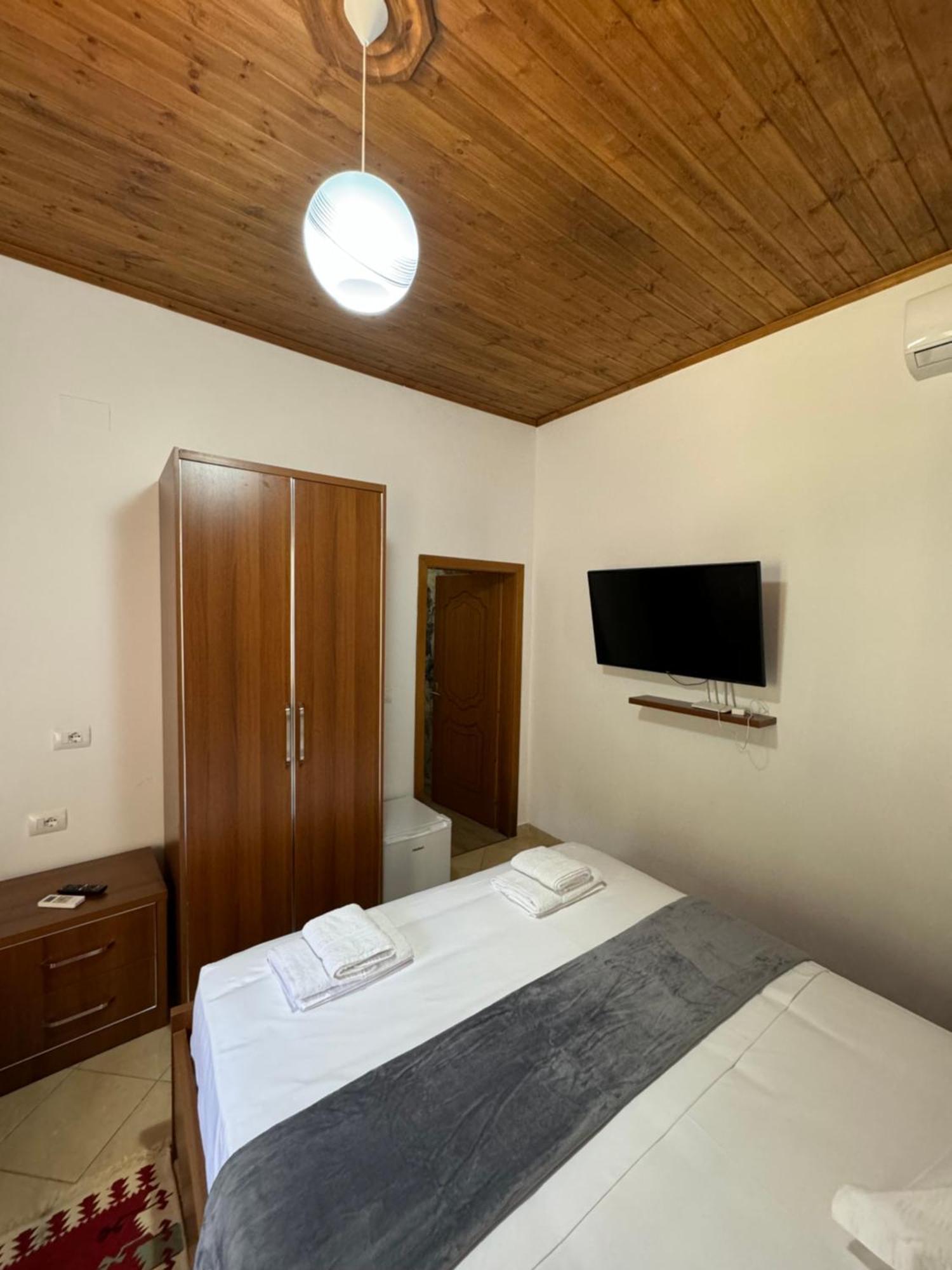 Meroli Guesthouse - Unesco Quarter Berat Kültér fotó