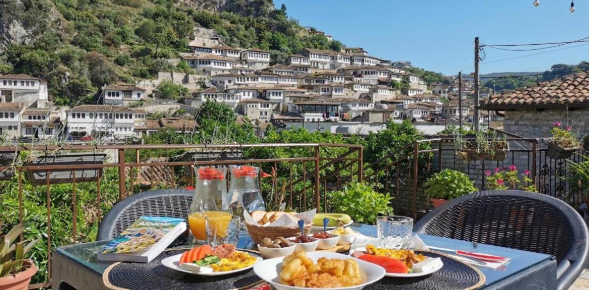 Meroli Guesthouse - Unesco Quarter Berat Kültér fotó